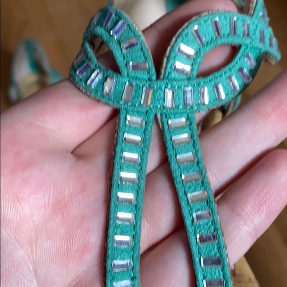 sandals - Picture 2 of 5